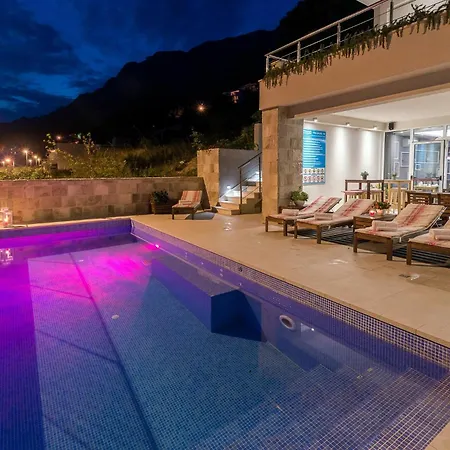 Beachpool Crib Mimice